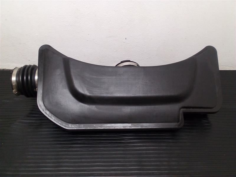 2005-2008 Jeep Grand Cherokee 5.7L Air Cleaner Resonator Tube OEM 53013517AD