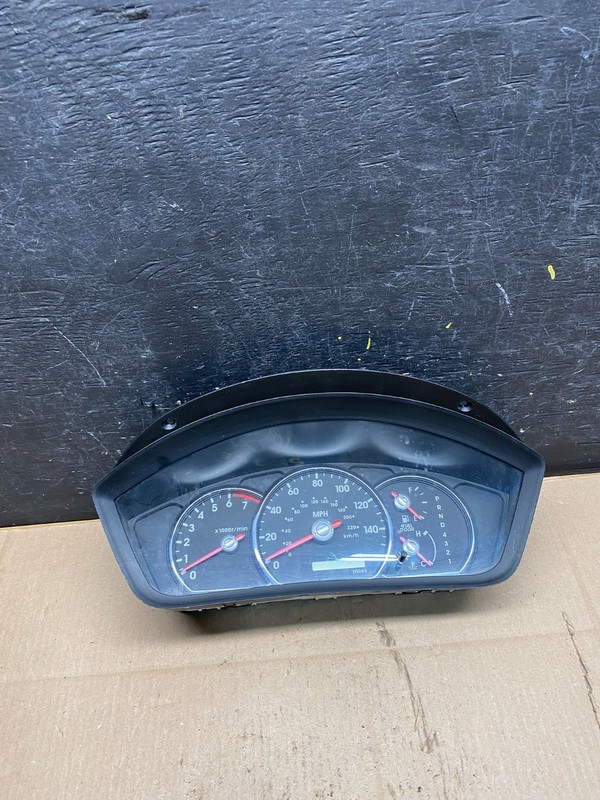 2008 - 2011 Mitsubishi Endeavor Speedometer Cluster Gauge 8100a982 R6180 DG