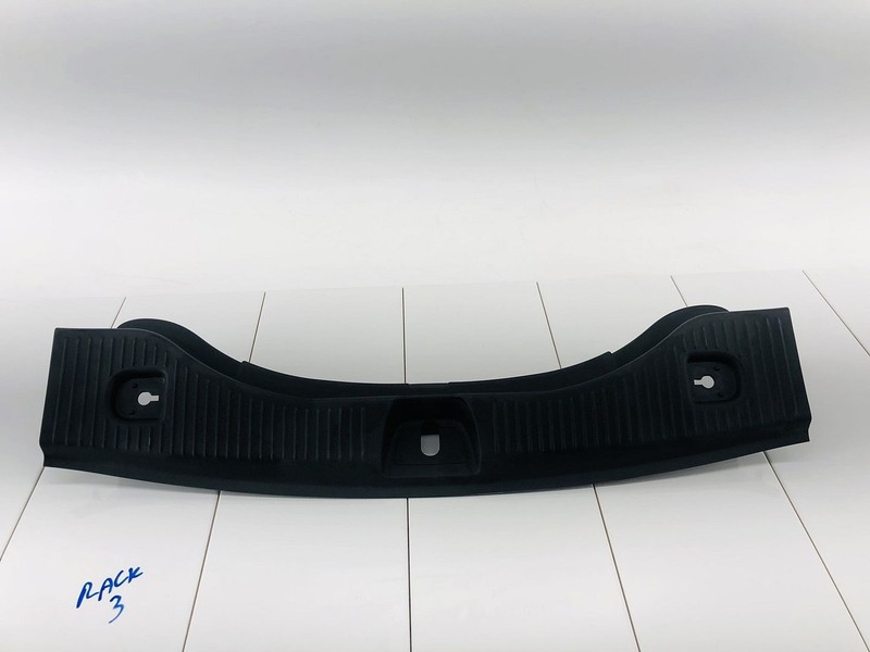 16-22 CHEVROLET TRAX REAR TRUNK TAILGATE LOWER SILL SCUFF TRIM COVER PANEL OEM