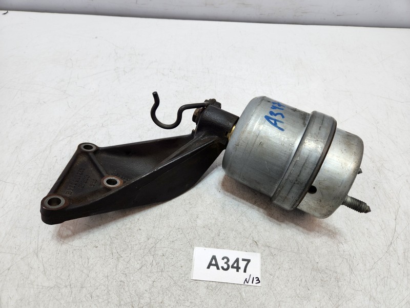 ✅ 99-03 OEM Volkswagen Eurovan MV Engine Transmission Mount Bracket