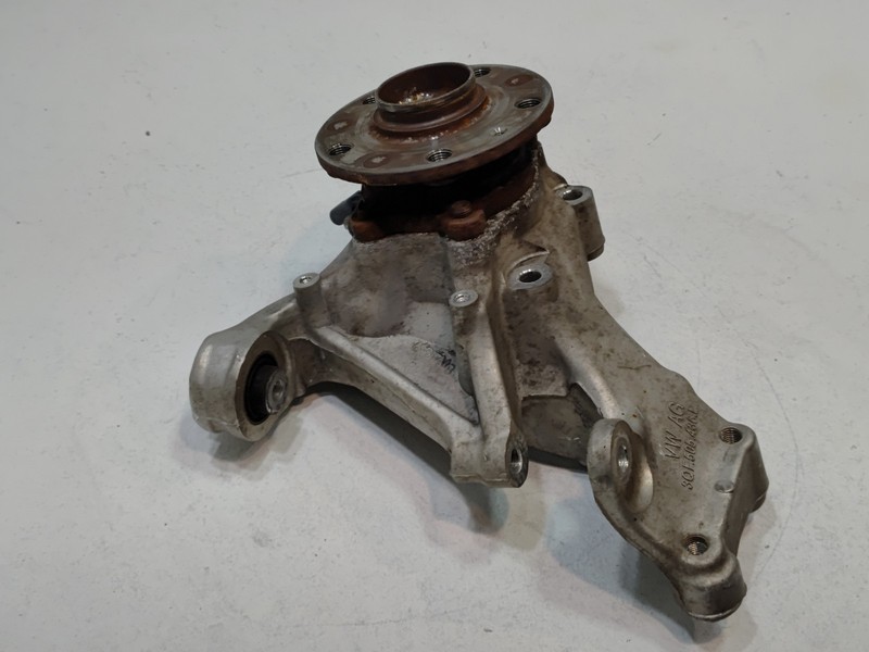 2018-2025 VOLKSWAGEN ATLAS REAR RIGHT PASSENGER SIDE SPINDLE KNUCKLE HUB OEM