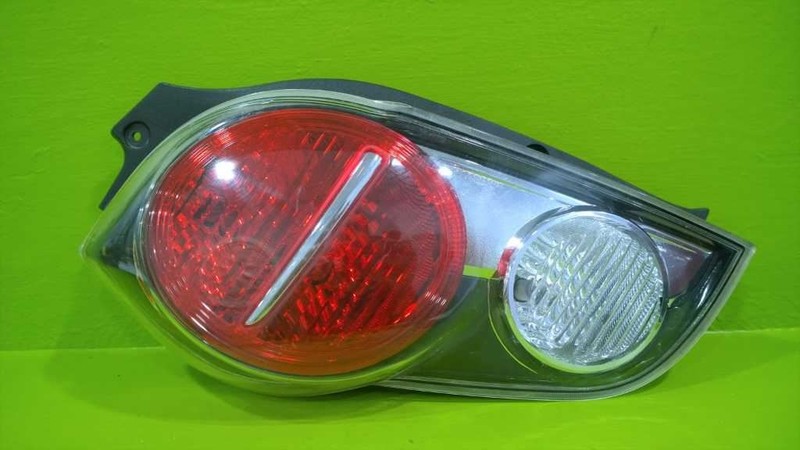 13 14 15 CHEVY SPARK 1LT HTBK DRIVER LEFT TAILLIGHT LAMP OEM 2801-43