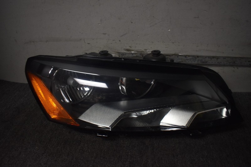 2012-2015 VOLKSWAGEN PASSAT SE HEADLIGHT RIGHT SIDE FACTORY OEM