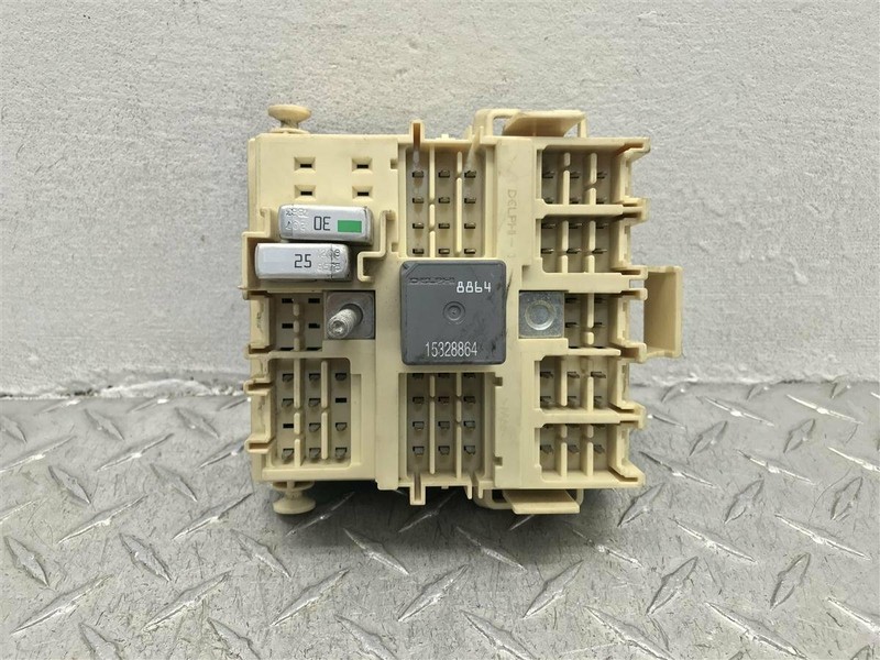 03-07 HUMMER H2 WIRE HARNESS JUNCTION OEM 15190658-01