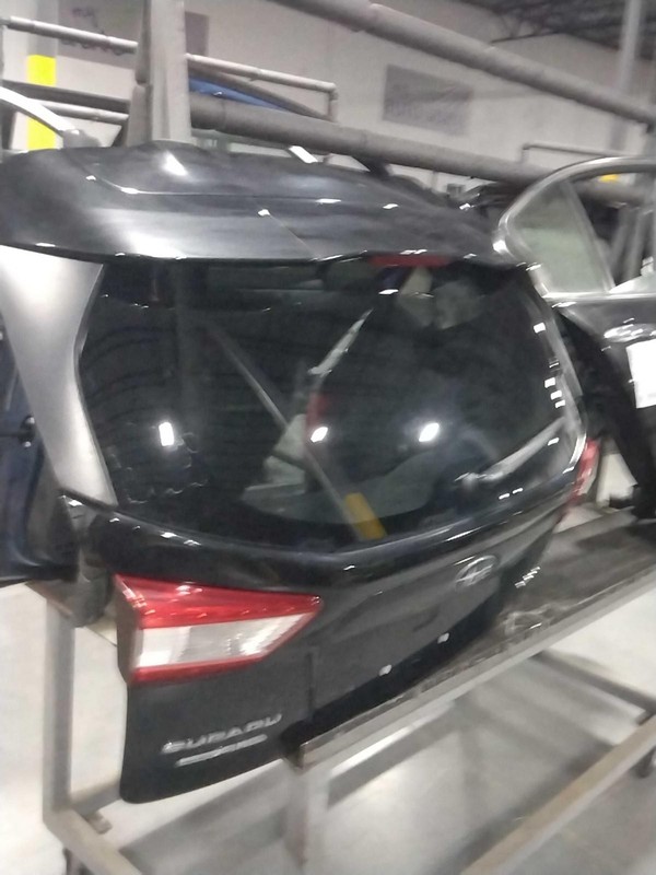 Used Deck Lid fits: 2018 Subaru Xv crosstrek rear view camera w/privacy tint gla