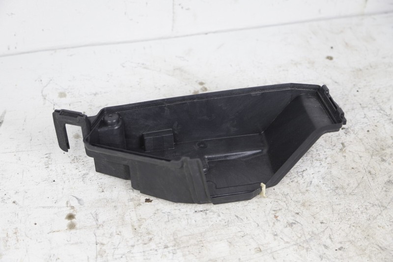 BMW 1 2 Series F40 F44 F45 Engine ECU Tray Box Top Cover Plastic 8581751 OEM