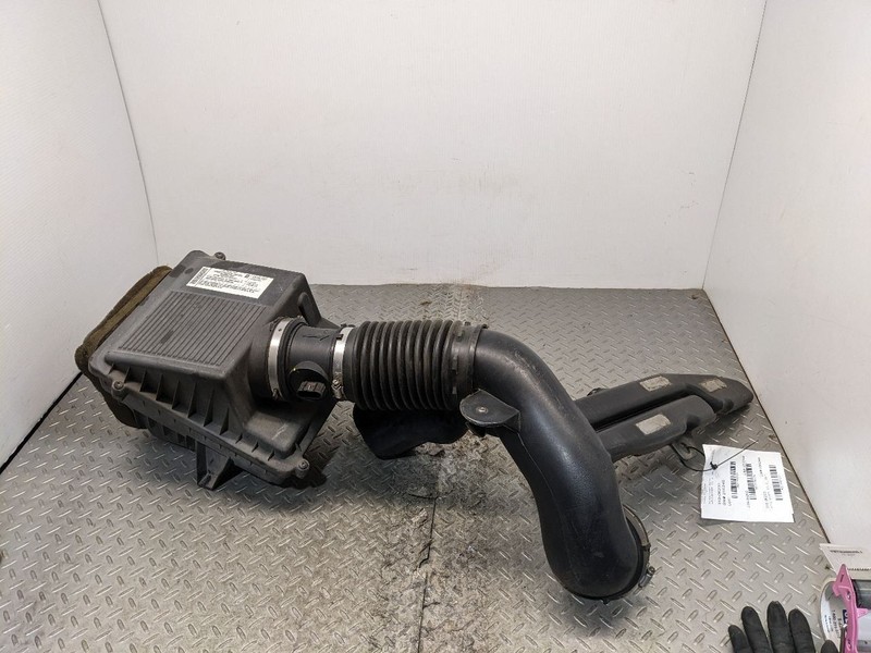 Air Cleaner With Hybrid Option Opt HP2 Fits 99-09 SIERRA 1500 PICKUP 1190725