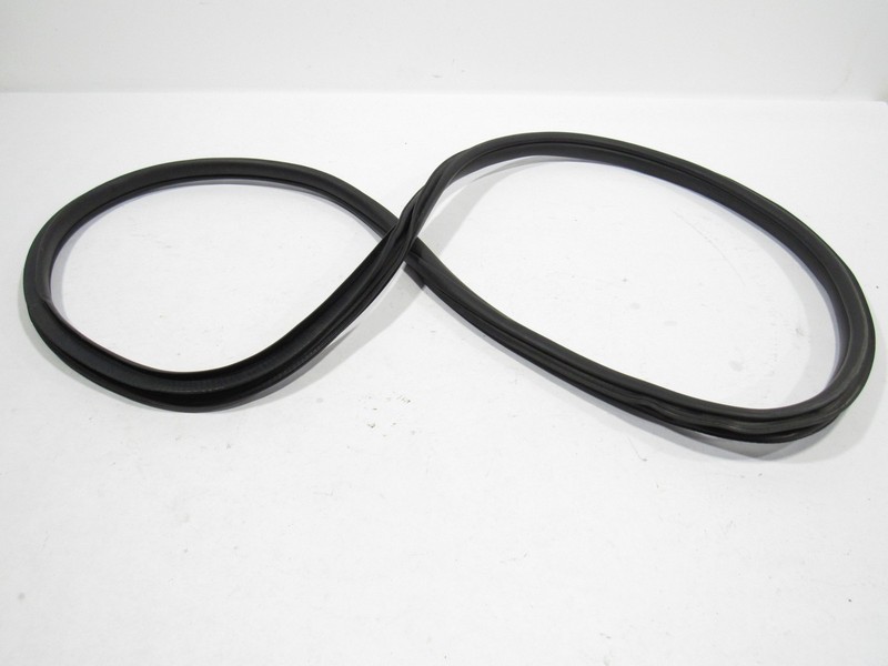 Lucid Air Touring 2023 Front Right Passenger Door Weatherstrip Seal 22-25 ;:O