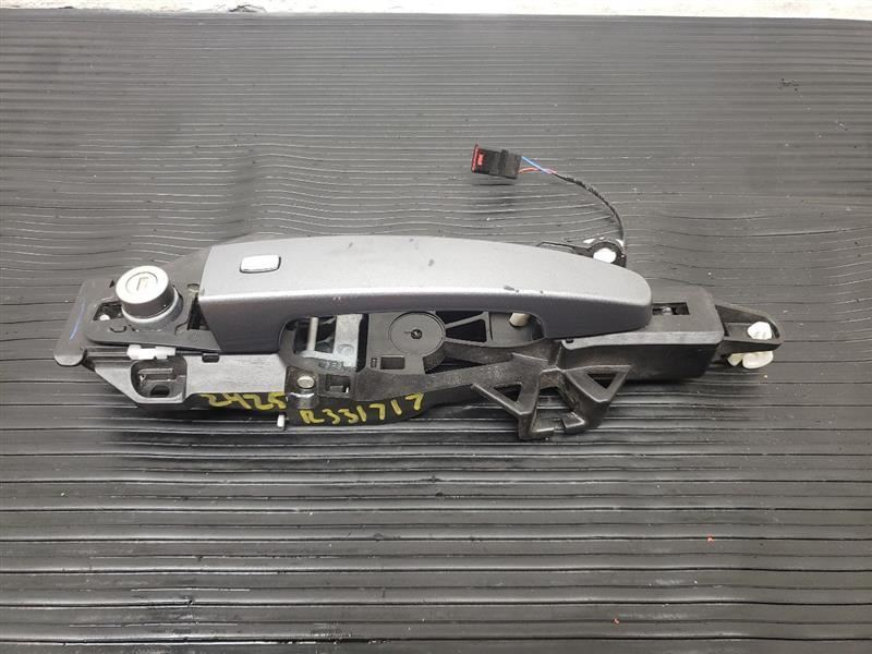 18-23 Chevrolet Traverse Front Left Driver Door Handle W/ Bracket OEM 13521804