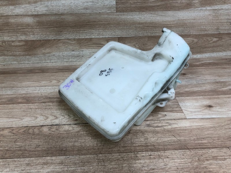 BMW OEM E60 528 530 535 550 M5 FRONT WINDSHIELD WASHER FLUID RESRVOIR TANK 2