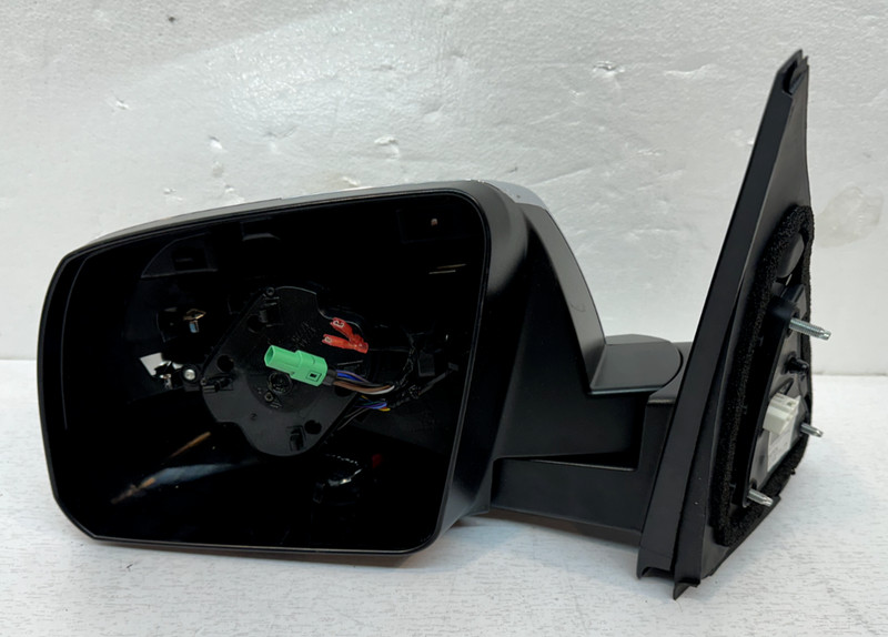 2011-14 TOYOTA TUNDA LH MIRROR OEM PART# 87940-0C370 ( FOR PARTS )