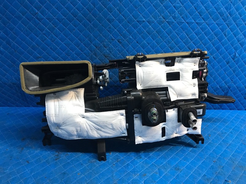 2022 - 23 HYUNDAI SANTA CRUZ HEATER EVAPORATOR BLOWER MOTOR HOUSING 95460-G8300