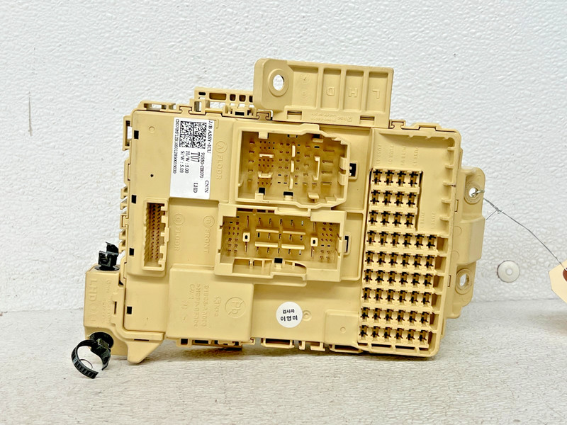 ⭐2021-2025 HYUNDAI ELANTRA N CABIN FUSE RELAY JUNCTION BOX MODULE OEM LOT2733