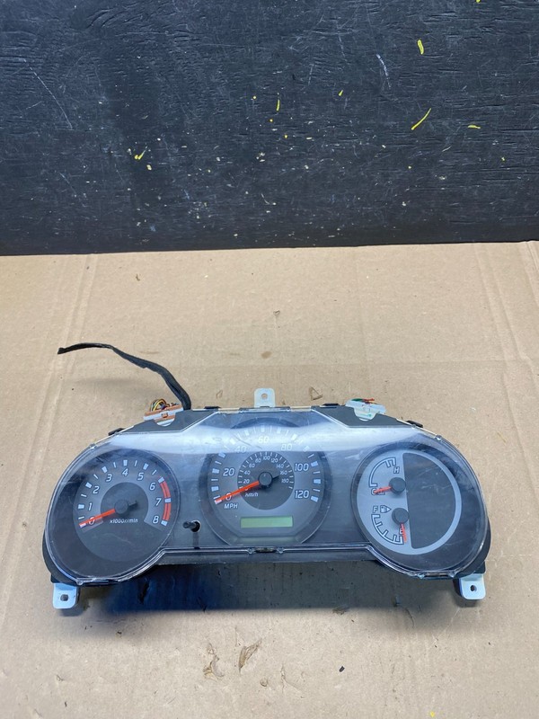2002-2003 Nissan Pathfinder Xterra Cluster Speedometer Instrument OEM R8823 DG