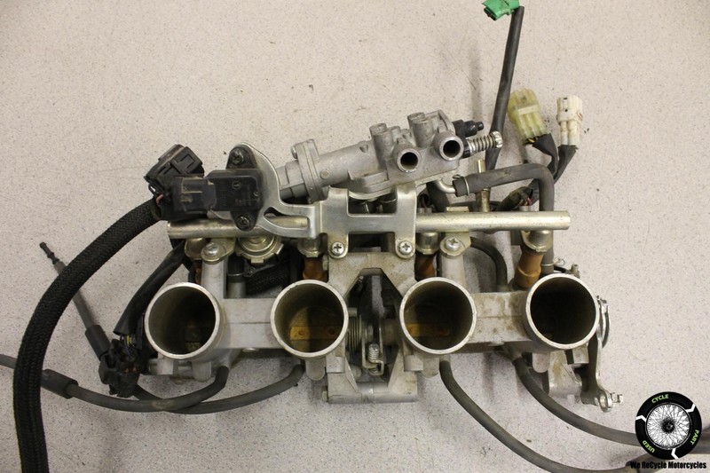 2007 Yamaha FZ6 THROTTLE BODIES BODY INTAKE FUEL INJECTORS ASSEMBLY FZ 6 07