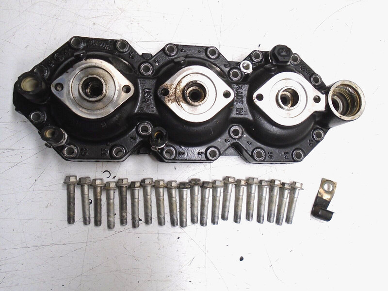 J2 OMC Johnson Evinrude Outboard 150hp Cylinder Head, Port 5001525 34708