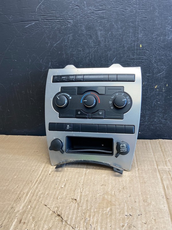 2005 2006 2007 Jeep Commander Grand Cherokee A/C Climate Control AE1919 DG