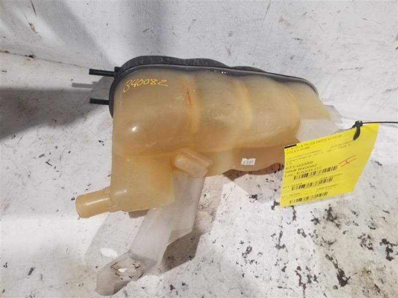 Coolant Reservoir Classic Style Fits 14-19 SIERRA 1500 PICKUP 3210812
