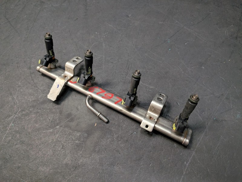 Fuel Rail w/ Injectors Set 2017 Jeep Cherokee 04593986AB 2014 2015 2016 2018