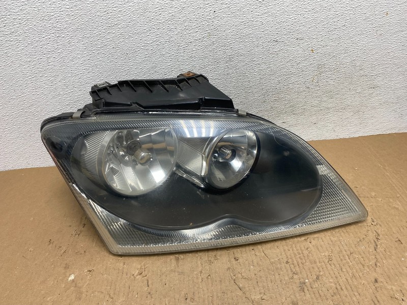 2004 to 2006 Chrysler Pacifica Headlight Right Passenger Halogen OEM AD8755 DW