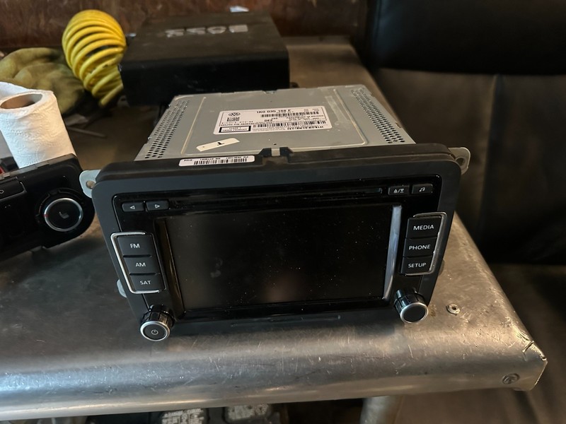 12-14 VOLKSWAGEN GOLF GTI OEM RADIO STEREO CD PLAYER 1K0035188F