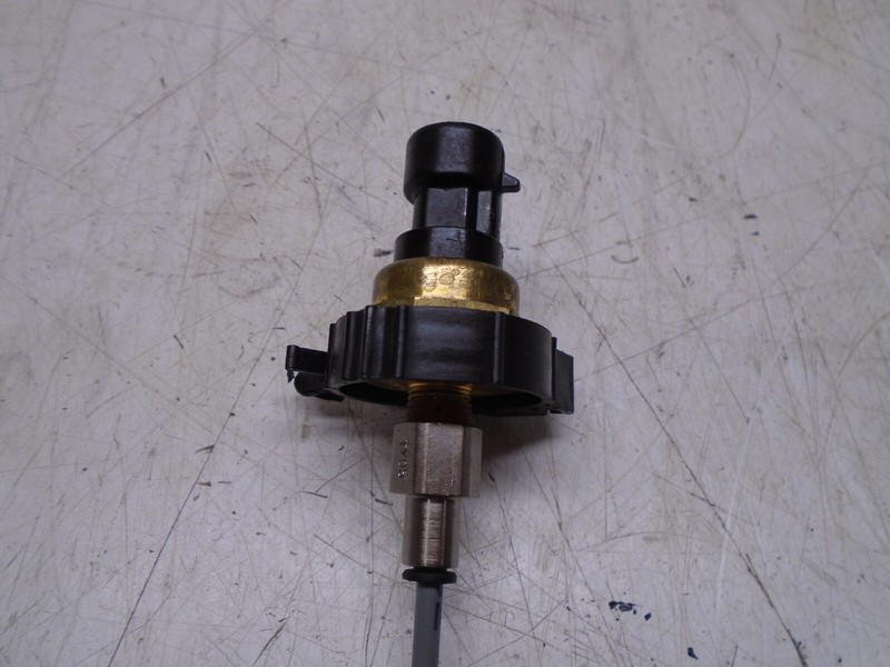 Q3e MERCURY OUTBOARD WATER PRESSURE SENSOR 8M6000623 881879010