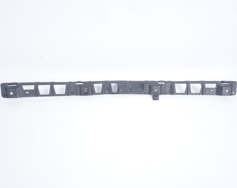 11-18 Porsche Cayenne 958 Rear Center Bumper Mount Bracket 7P5807863OEM