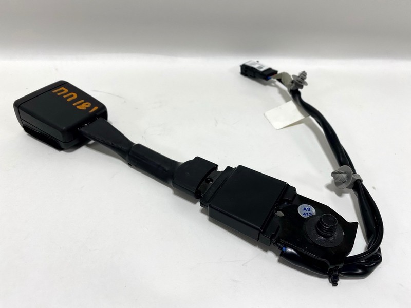 20-25 FORD ESCAPE FRONT RIGHT RH PASS SIDE SEAT BELT BUCKLE RECEIVER END OEM