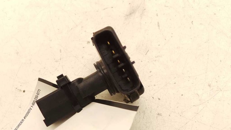 Air Flow Meter 8 Cylinder Fits 00-04 TUNDRA 101333