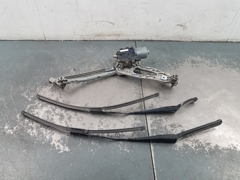 2015 Porsche 911 Turbo S 991 Windshield Wiper Motor / Arms #0222 LL6