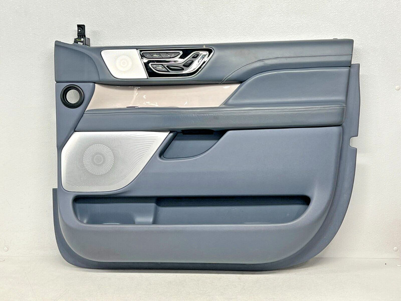 ⭐2018-2021 LINCOLN NAVIGATOR FRONT RIGHT INTERIOR DOOR PANEL GRAY OEM LOT2557