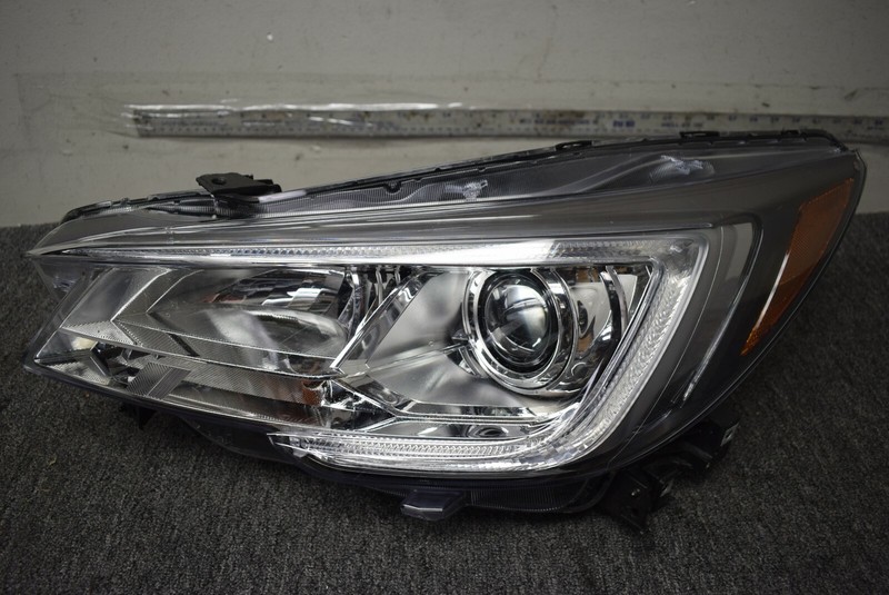 2018-2019 SUBARU LEGACY OUTBACK LEFT HEADLIGHT FACTORY OEM