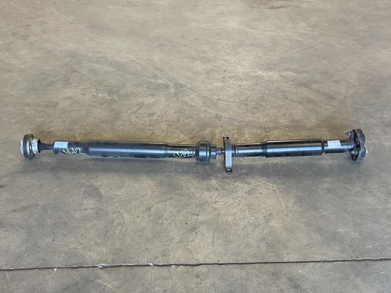 2017 2018 Maserati Levante Rear Driveshaft Shaft Propeller 3.0L AWD 1442 OEM