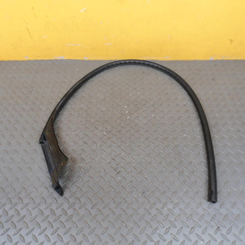 2016-2020 TESLA MODEL X FRONT RIGHT SIDE DOOR UPPER WEATHERSTRIP SEAL OEM