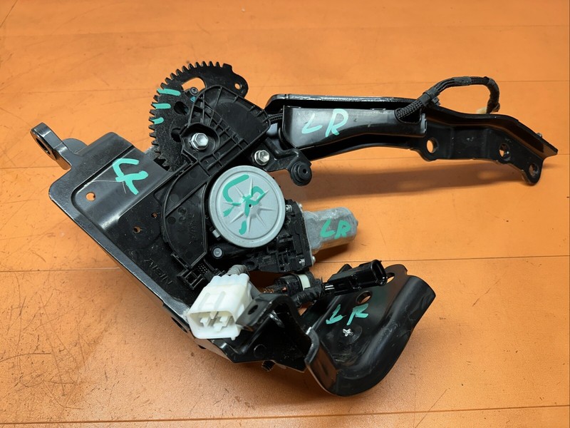 10 - 15 Lexus IS250C IS350C LEFT REAR CONVERTIBLE SLIDE ROOF MOTOR HINGE OEM LR