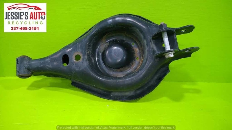08 09 10 VUE XE 2.4 AT RIGHT REAR LOWER CONTROL ARM CROSSMEMBER KNUCKLE 2172-124