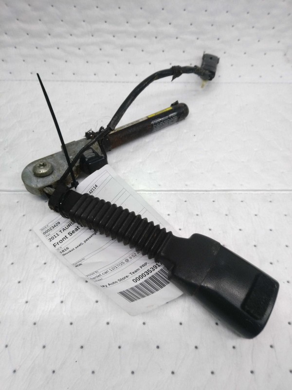 2011 Ford Taurus Blue OEM Seat Belt Passenger Buckle 168K Miles AG1Z5461202AB
