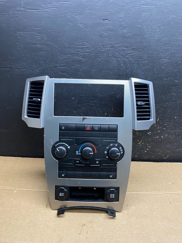 2008 to 2010 Jeep Grand Cherokee Center A/C Heater Climate Control OEM W6481 DG