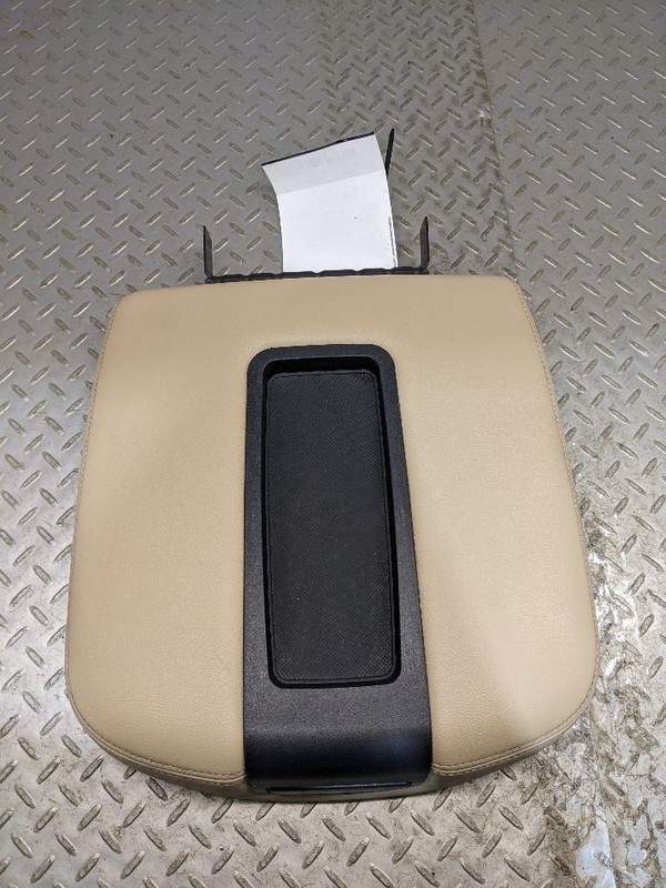 OEM 07-14 Chevrolet Suburban Silverado Tahoe Center Console Leather Tan 1164383