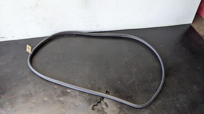 Front Right Door Body Weatherstrip 2022 Mazda 3 BDTS-68-911A 2019 2020 2021 2023
