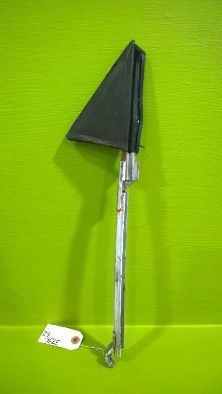 91 CAMRY PASSENGER RIGHT REAR DOOR VENT WINDOW FILLER OEM 3736-62
