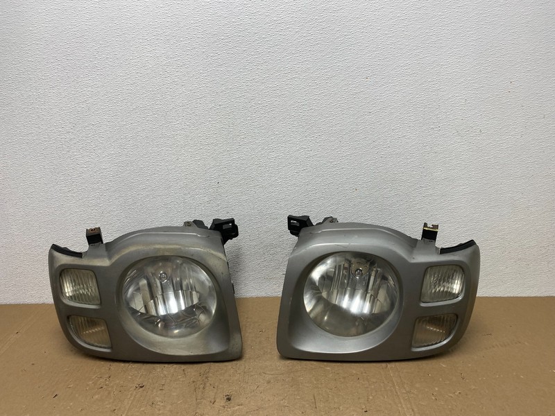 2002 2003 2004 Nissan Xterra Left+Right Side Headlights OEM AC6020 DW