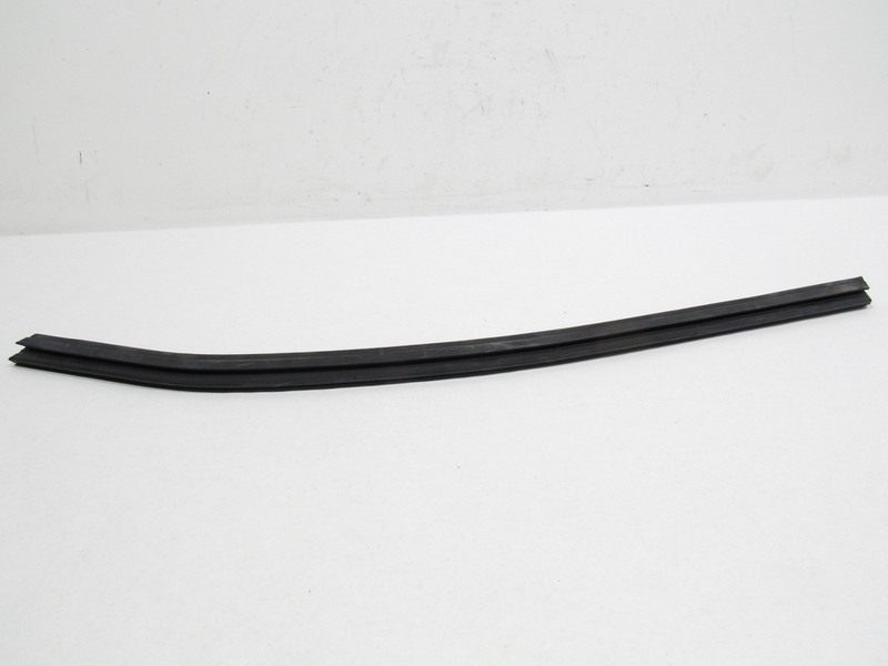 17-23 Mclaren 720S 2018 Front Right Passenger Door Weather Strip Seal !
