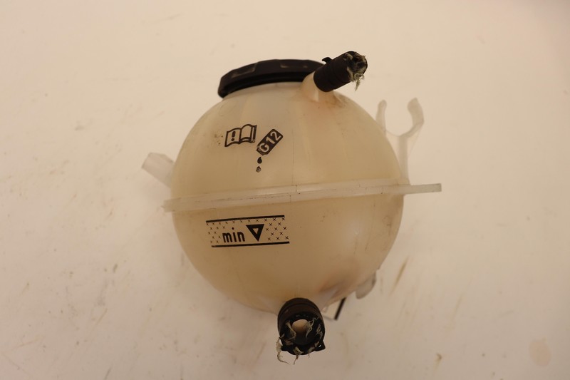2006-2020 VOLKSWAGEN PASSAT 2.0L ENGINE COOLANT FLUID RESERVOIR BOTTLE TANK OEM