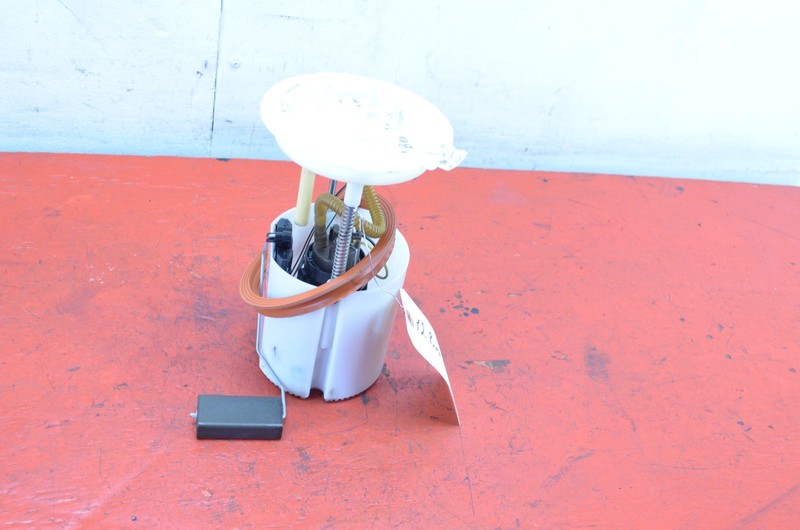 12-19 VOLKSWAGEN BEETLE 2.5L FUEL PUMP ASSEMBLY OEM