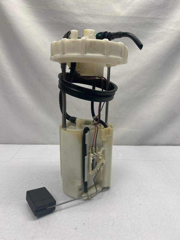 2001 2004 Toyota Tacoma fuel pump assembly 4x4 6 cylinders