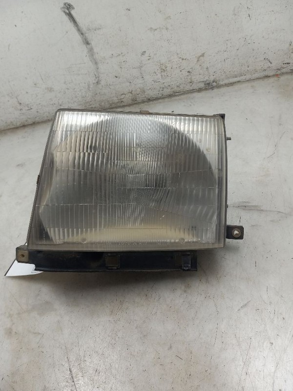 97 98 99 00 TOYOTA TACOMA DRIVER LEFT HEADLIGHT
