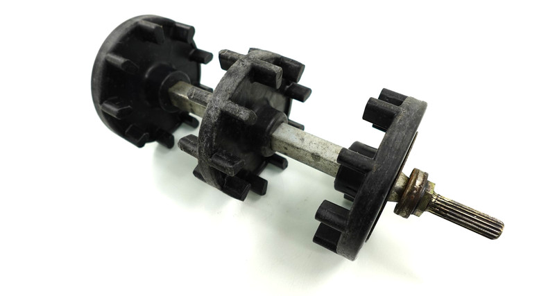 1990 Yamaha SnoSport 125 / SV125P OEM Drive Axle + Sprockets 87A-47511-00-00