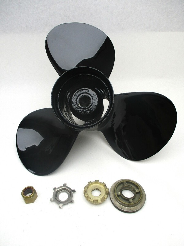 79570A4 16 X 15P Cupped Prop & Hardware 4 3/4" Gearcase Mercruiser I Pre 1982