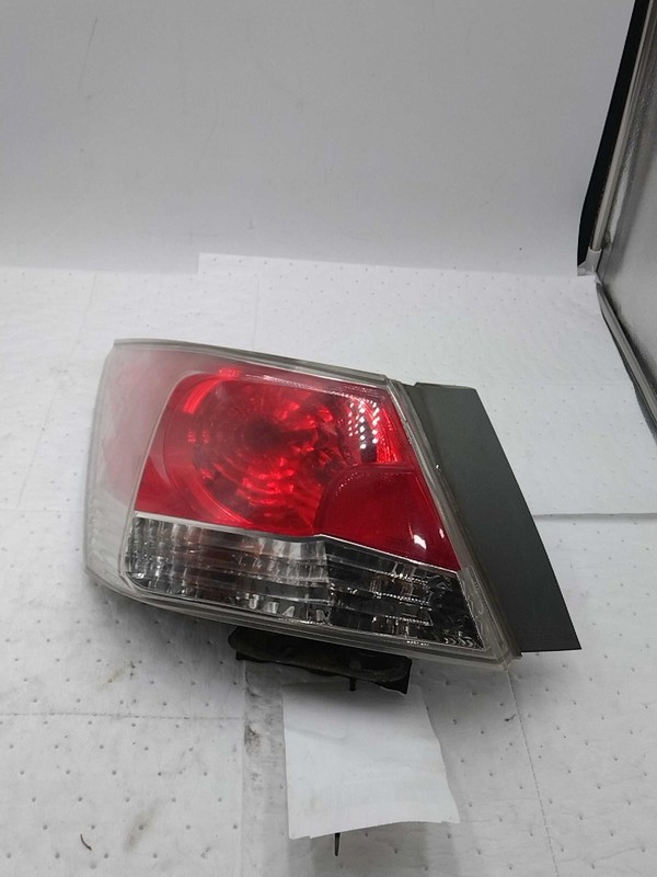 2010 Honda Accord Left Tail Light Assembly Blue OEM 575142 201K Mileage